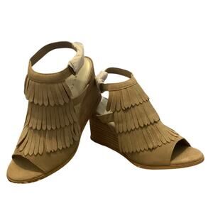 Very Volatile Women's Notion Fringe Wedge Sandals Stone Beige NEW US 8 Western